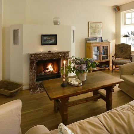 Apartment In Der Ersten Etage Des Herrenhauses