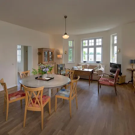 In Der Ersten Etage Des Herrenhauses Апартаменты