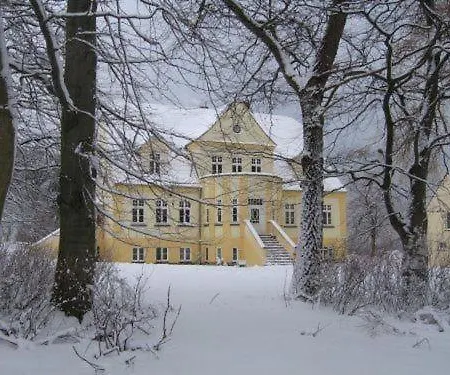 In Der Ersten Etage Des Herrenhauses Апартаменты Neuenkirchen (Landhagen)